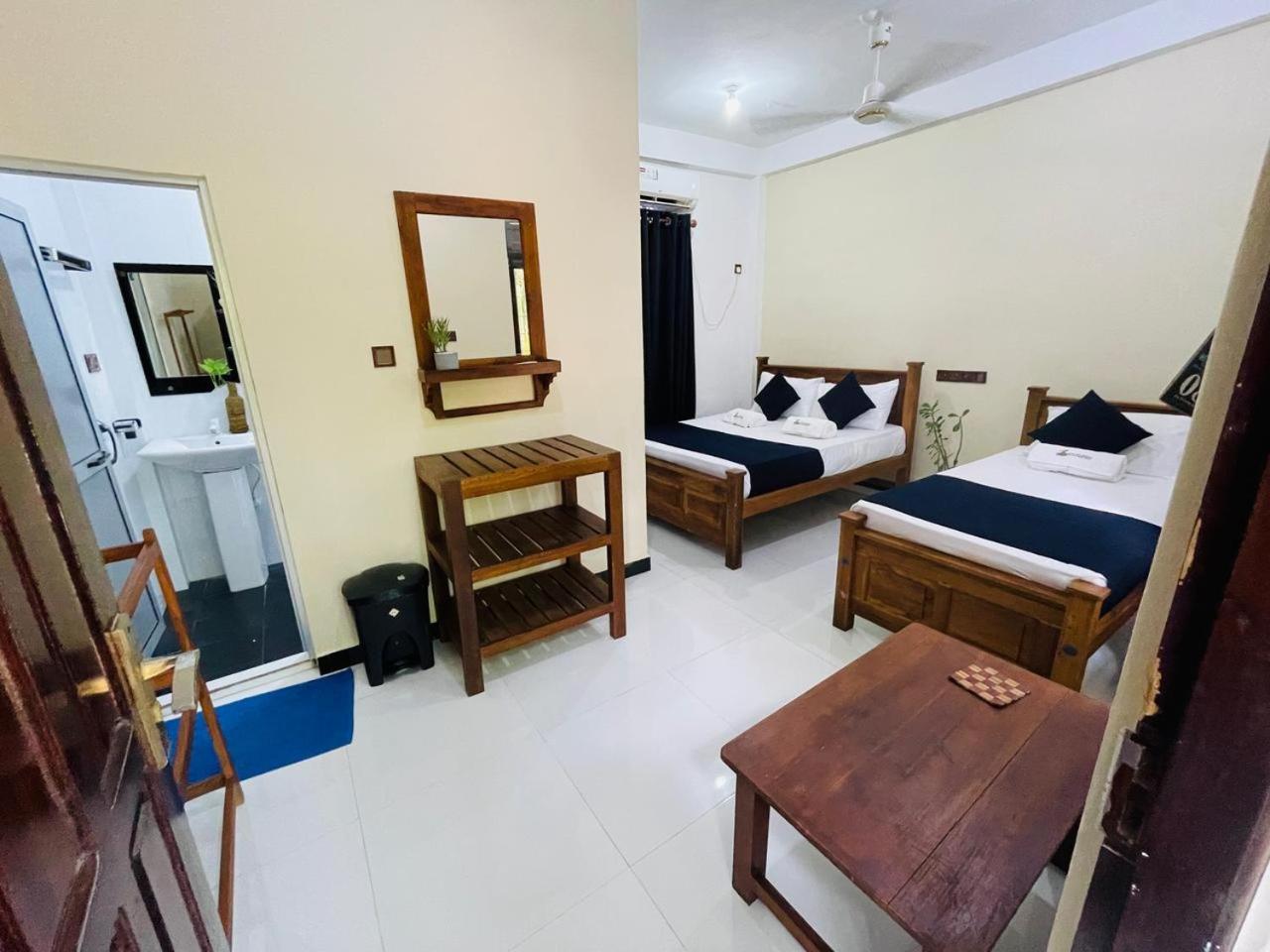 Natraj Guest House Тринкомали Экстерьер фото