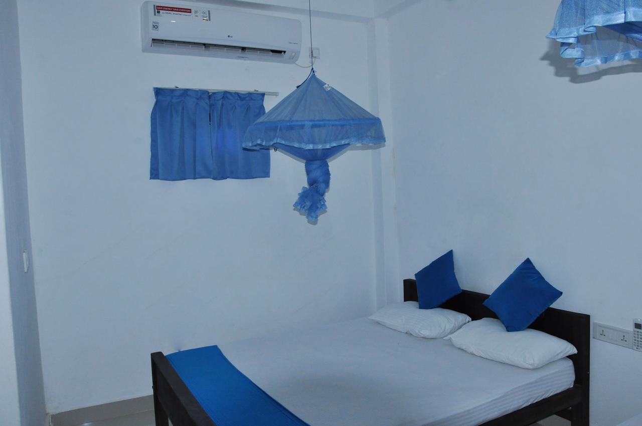 Natraj Guest House Тринкомали Экстерьер фото