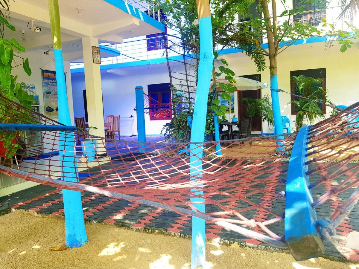 Natraj Guest House Тринкомали Экстерьер фото